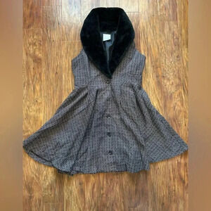 Monroe and Main Women’s Size 8  Faux Fur Collar Mini Dress Winter Formal Party